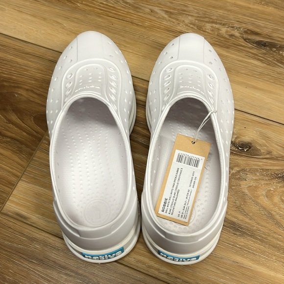 Natives - Classic White size J1 - Picture 2 of 6